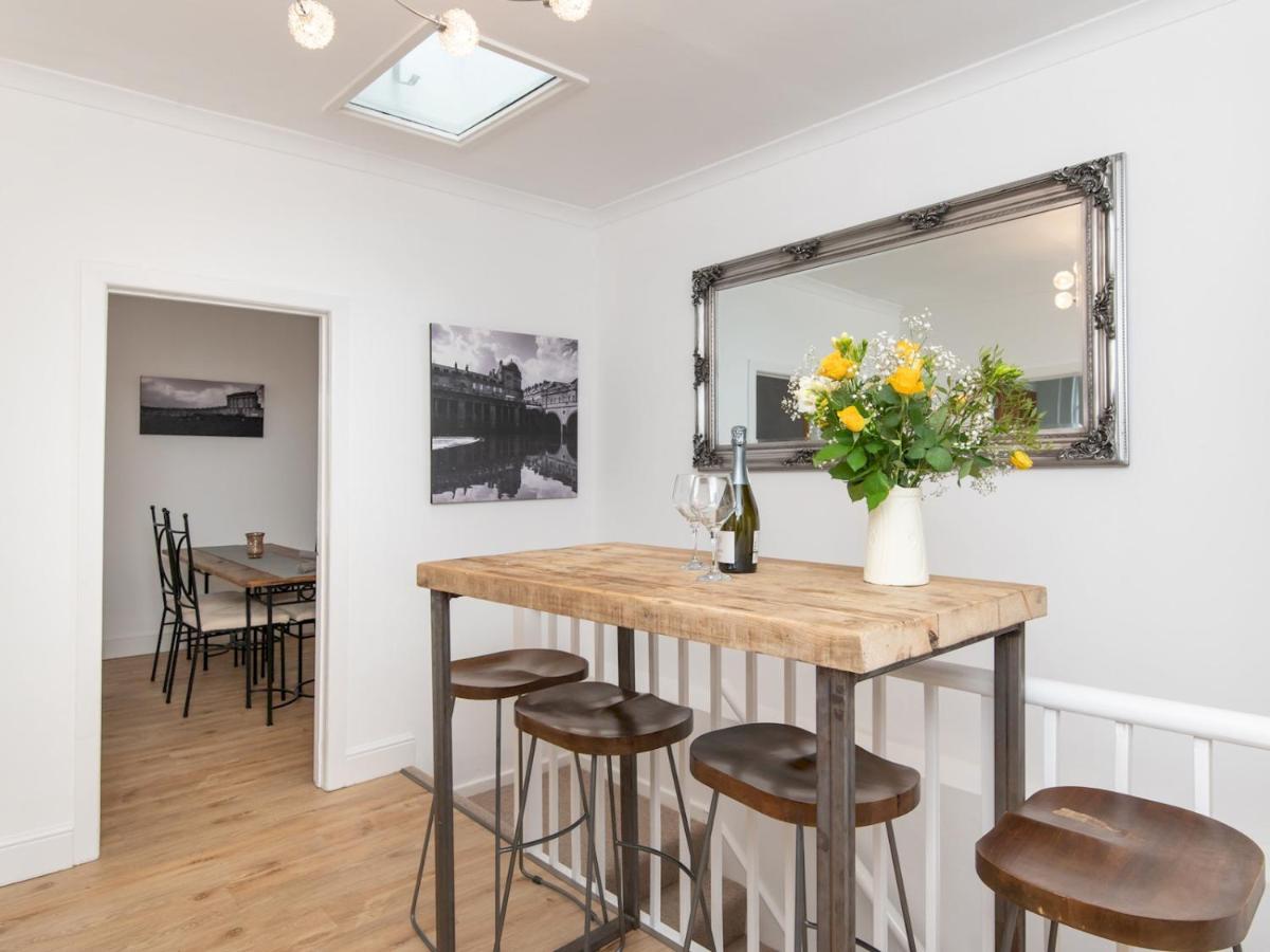 Pass The Keys Stylish 2 Bed Central Bath Apartment With Parking ภายนอก รูปภาพ